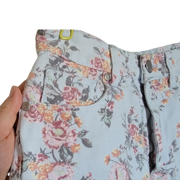 Cotton On Floral Baby Blue Shorts - Picture 3 of 7